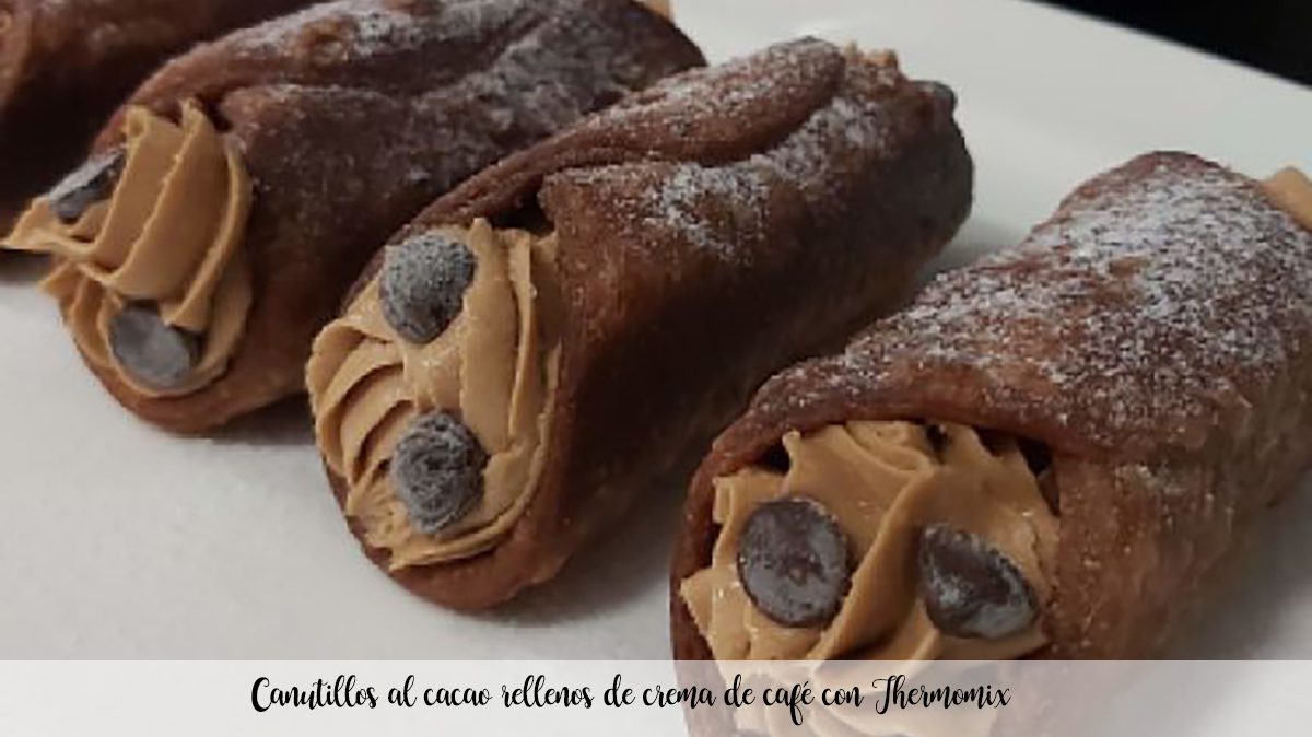 Kakaowe eklery wypełnione kremem kawowym z Thermomixem