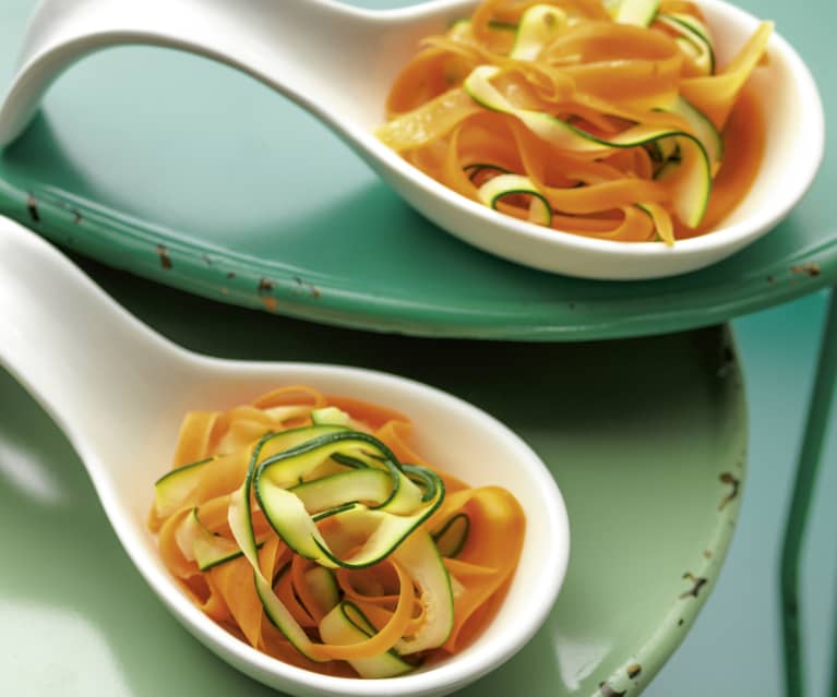 Tagliatelle z marchewki i cukinii