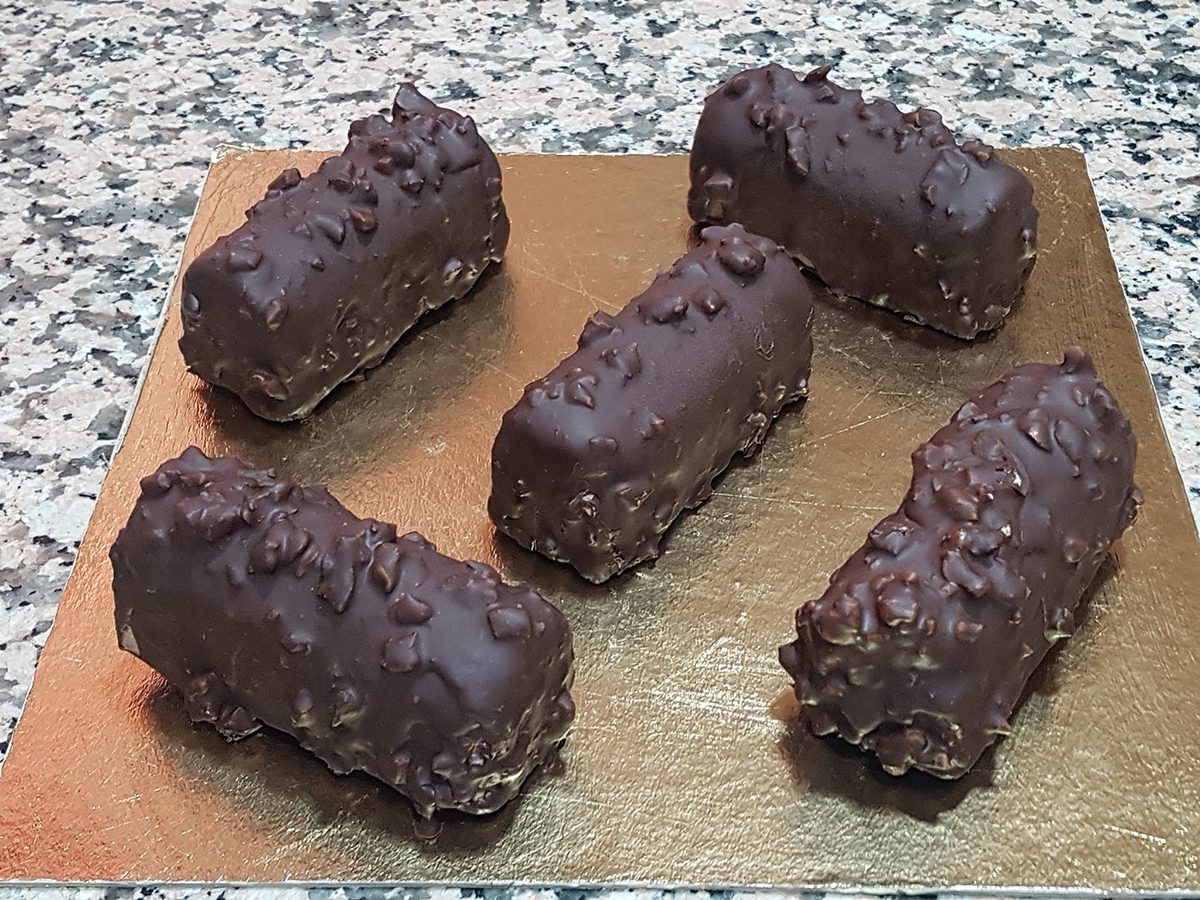 Mrożone sztabki czekolady i chrupiące orzechy włoskie z thermomixem